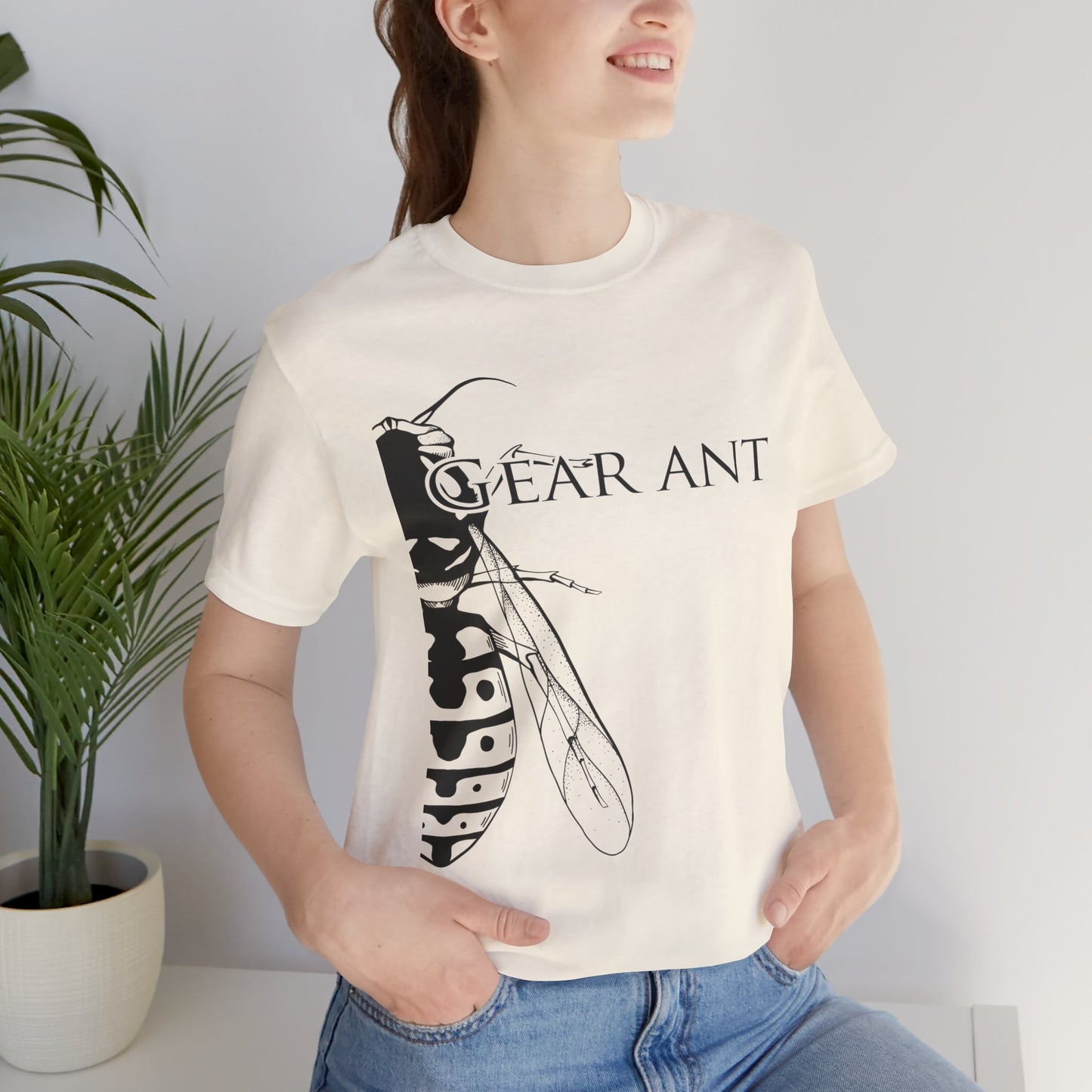 Bald faced Hornet: Unisex Jersey Short Sleeve Tee