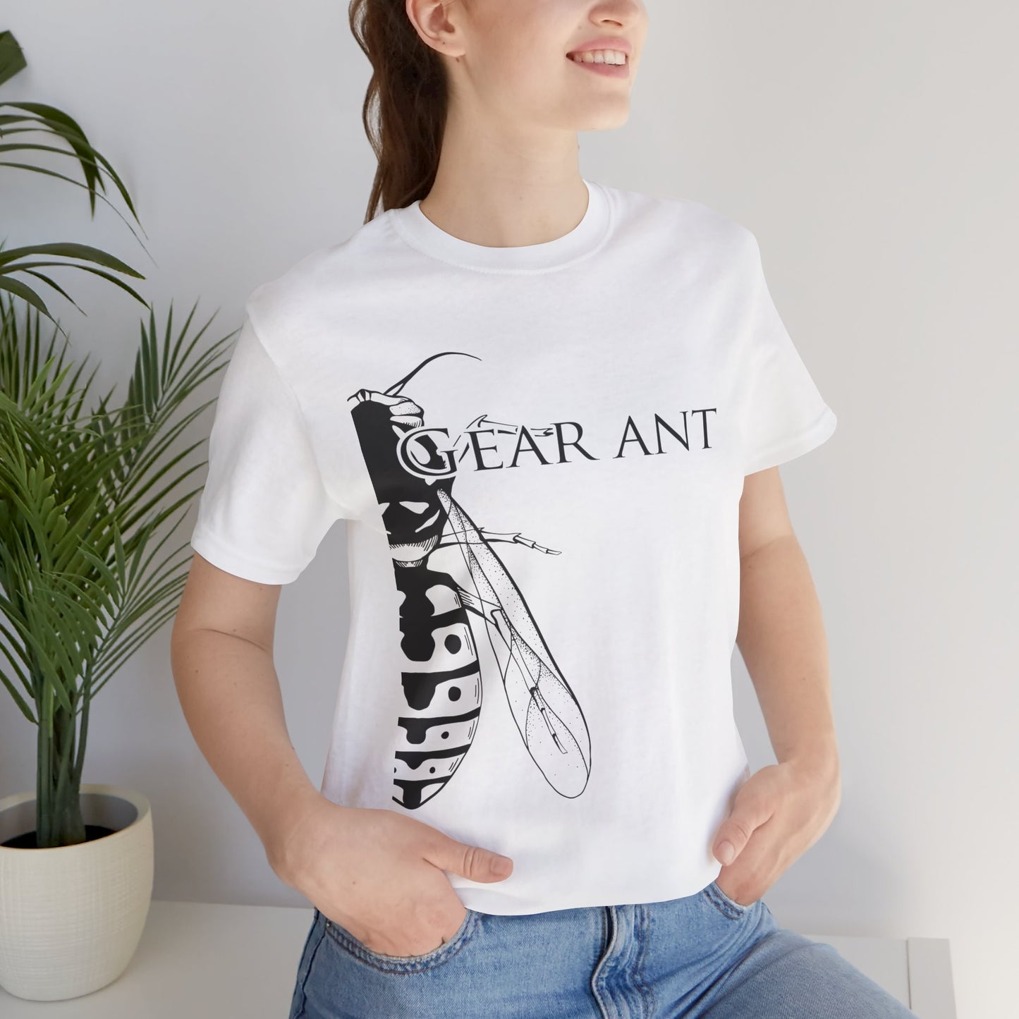 Bald faced Hornet: Unisex Jersey Short Sleeve Tee