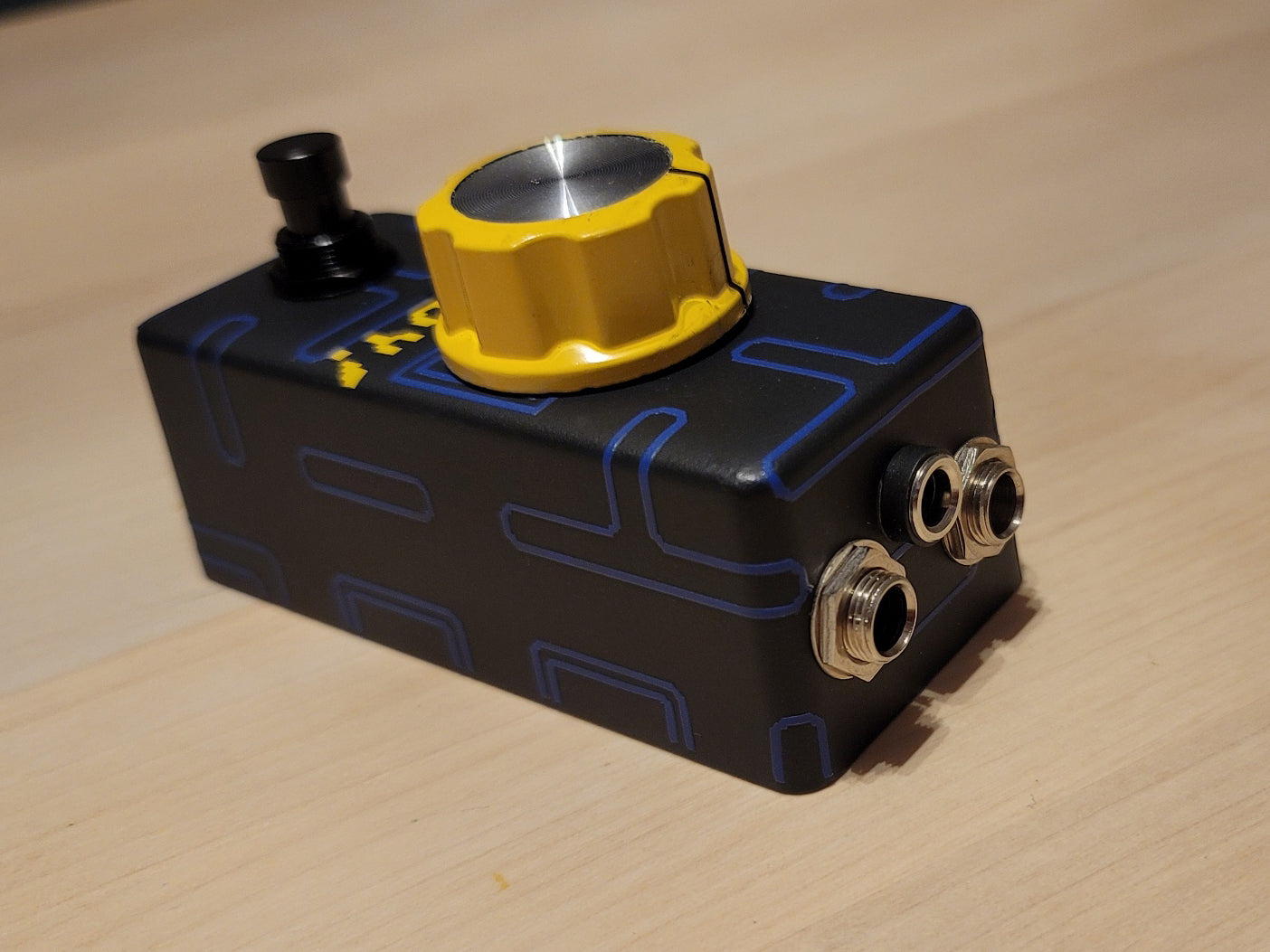 8 Bitar octave down bitcrusher